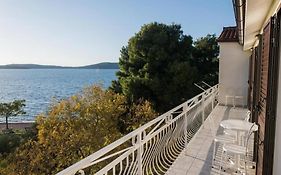 Apartments Gaj Brodarica